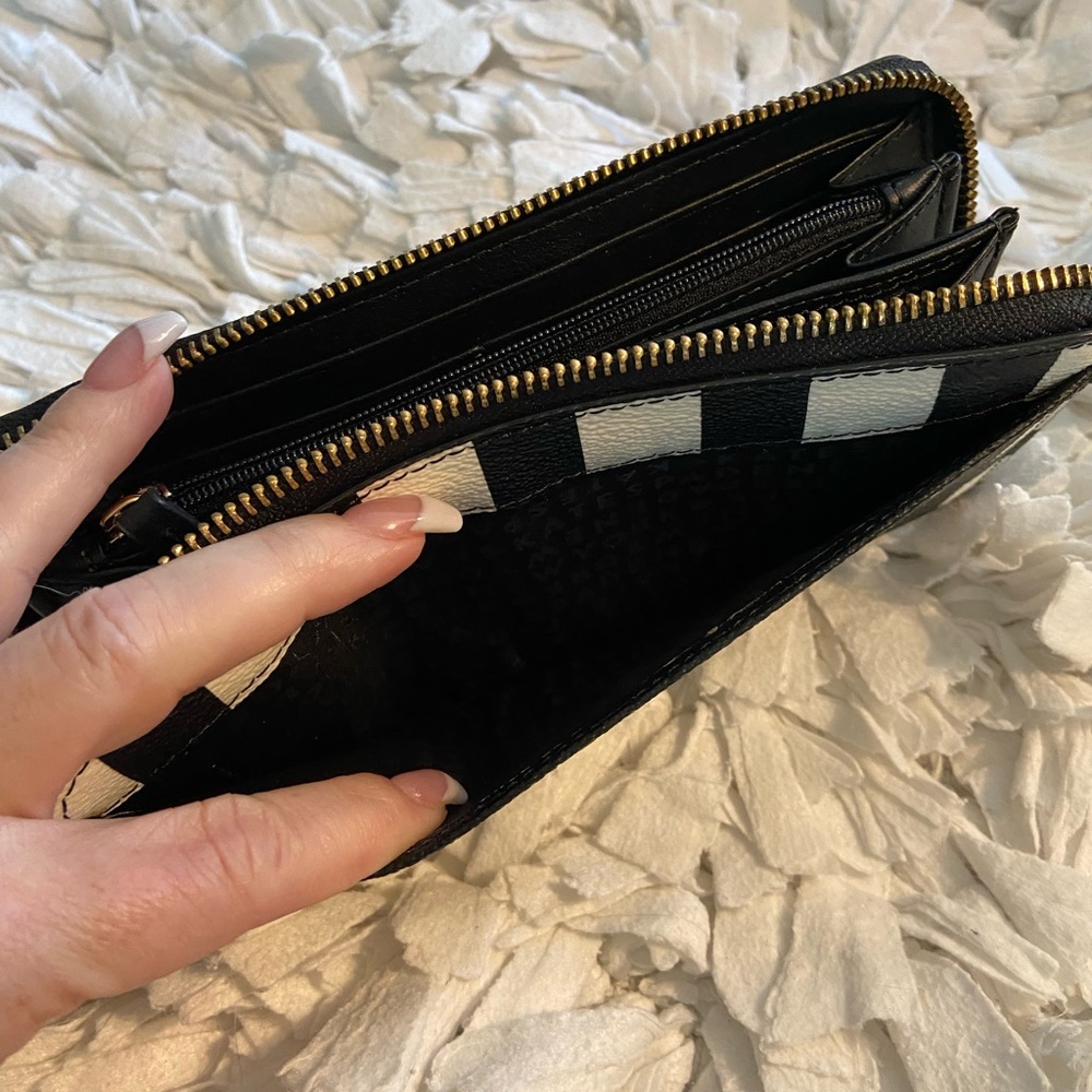Wallet, great condition used once - Picture 3 of 3